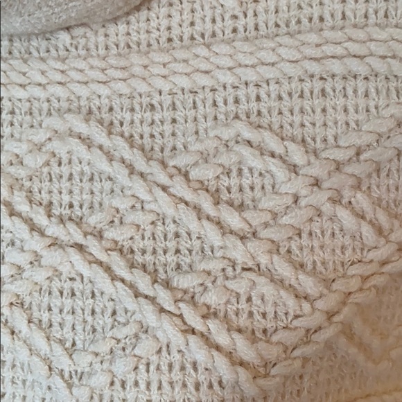 Jenny Boston poncho - Picture 2 of 3